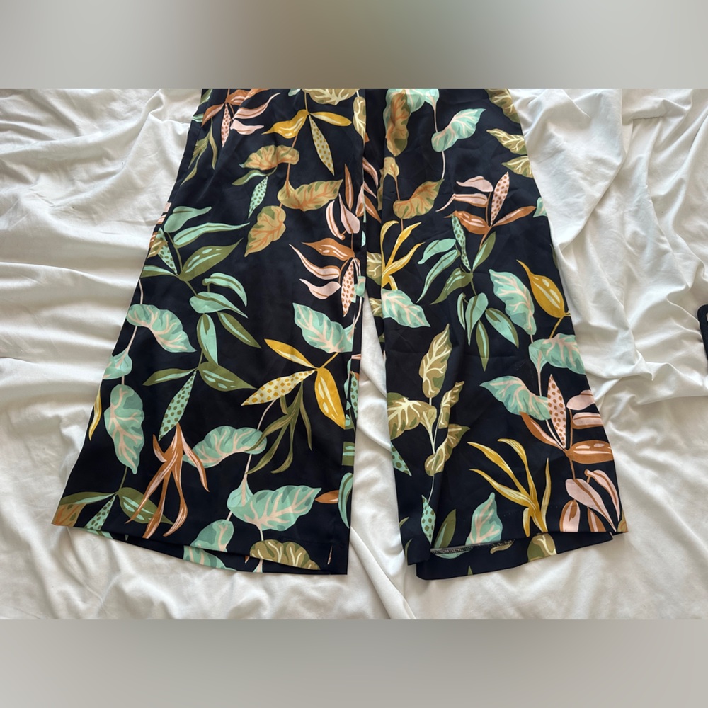 Elegant Black Floral Jumpsuit - Picture 5 of 5